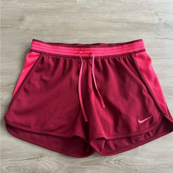 Nike Women's Burgundy Dri Fit Athletic Shorts SZ M - Picture 1 of 5